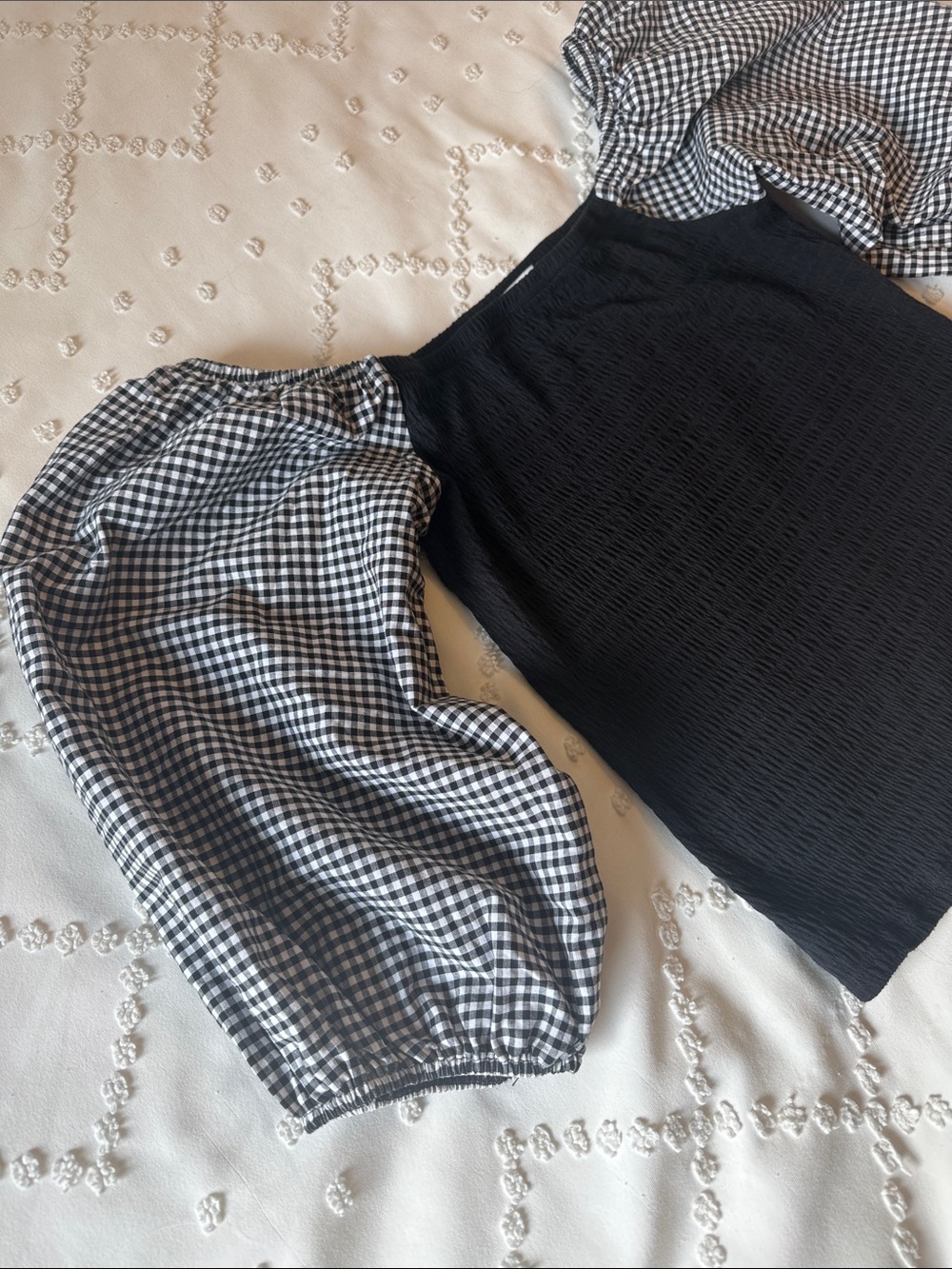 Who Wear What When Where Black Smocked Top with Gingham Puff Sleeves - Picture 4 of 8